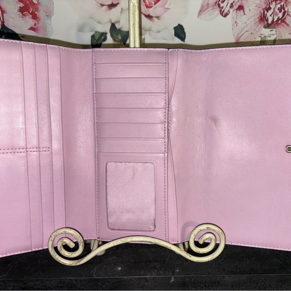 Coach Vintage Tri-fold Wallet - Picture 5 of 7